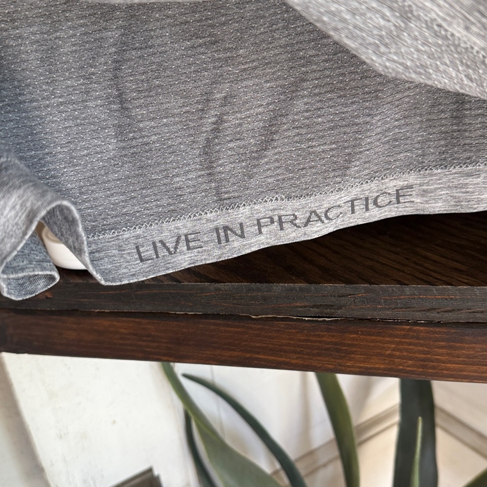Lululemon Gray Men's T-Shirt - Picture 2 of 5